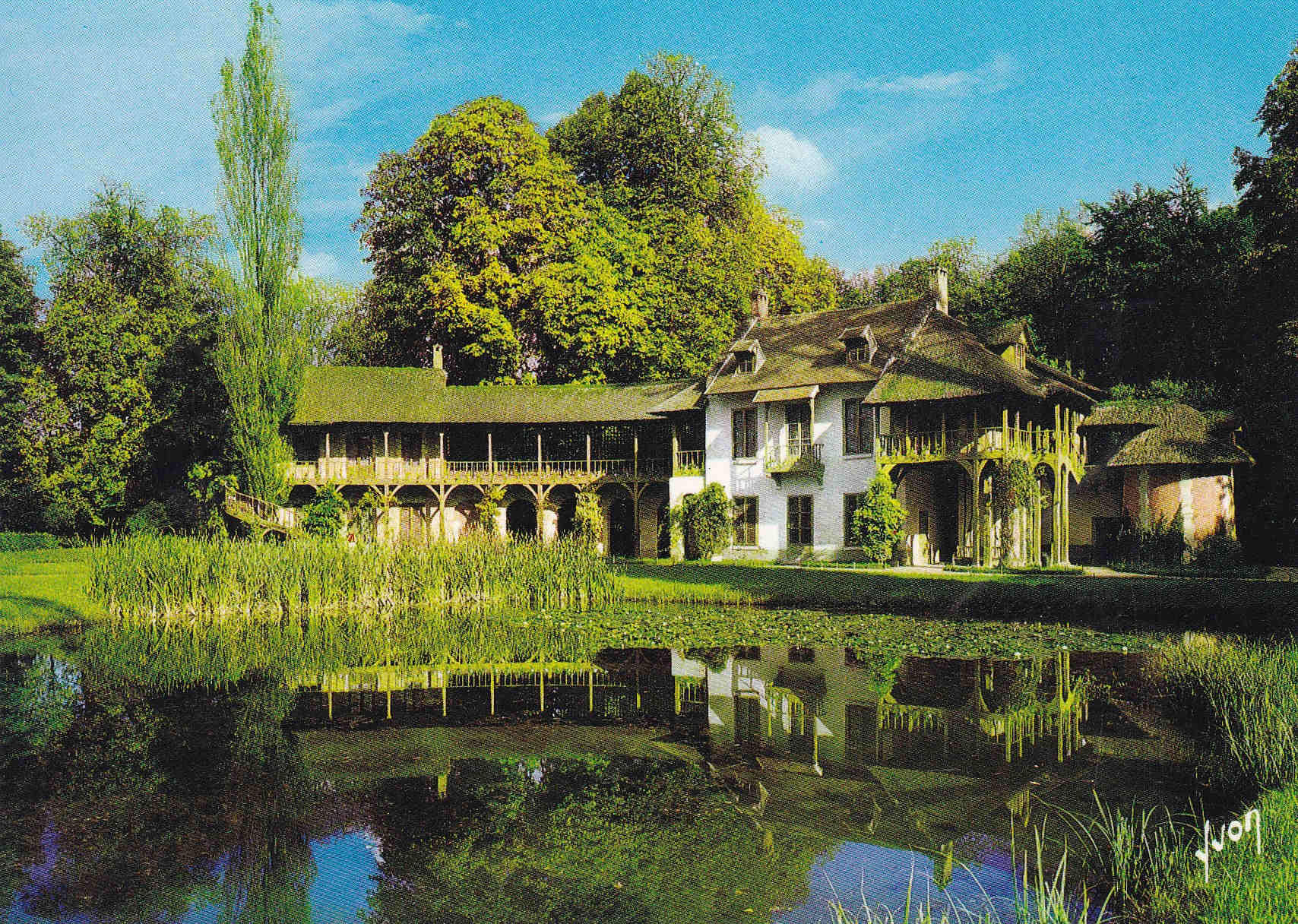 POSTAL 18699: Chateau de Versailles Le petit Trimon