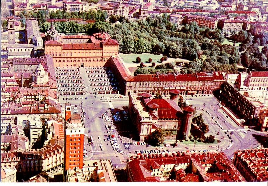 Postal 016629: TORINO - Panorama Piazza Castello Torino