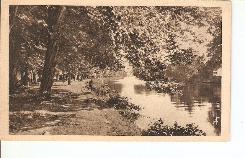 Postal 027034 : Le Pays Normand Caen. Bord de lOrne