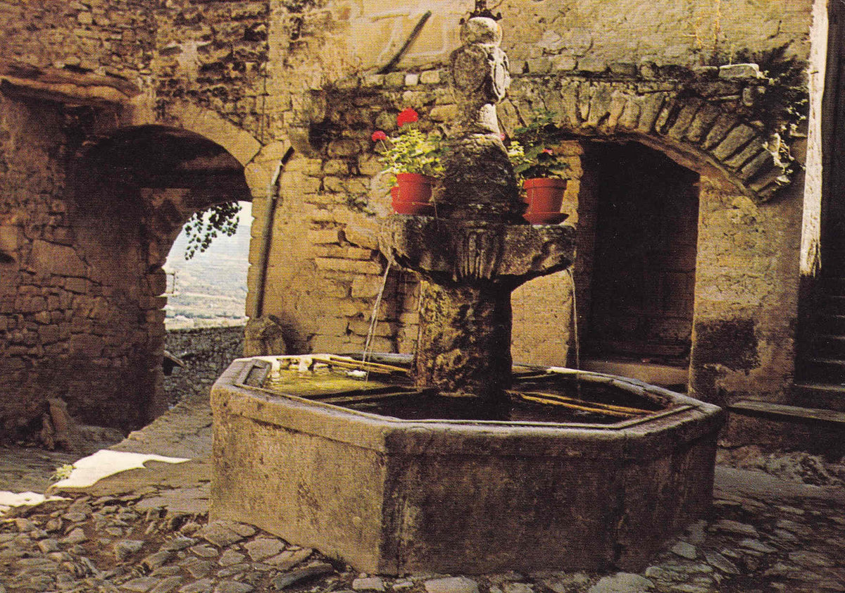 POSTAL 18641: Fontine Provençale