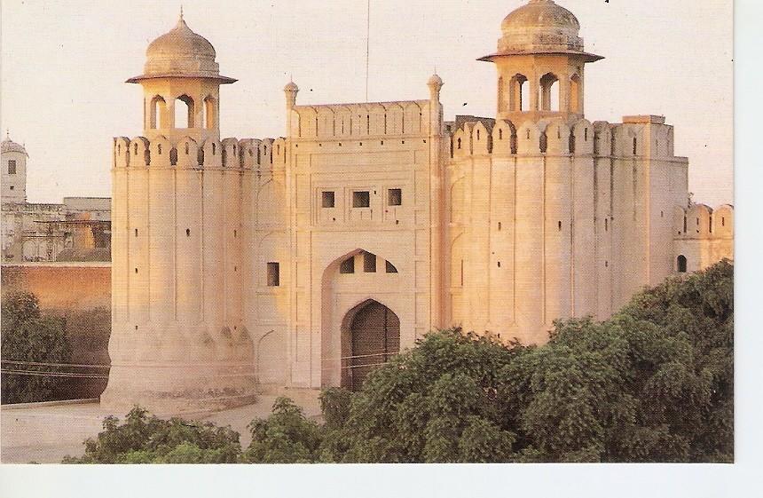 Postal 042256 : Alamgiri Gate. Lahore Fort