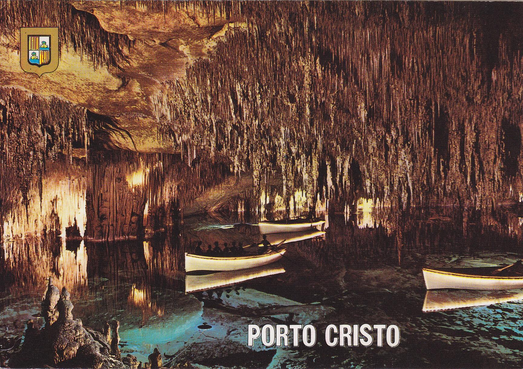 Postal 60827: Vista de una sala de las Cuevas. Porto Cristo (Mallorca)