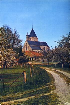 POSTAL 57133: Davenescourt (Somme) L eglise