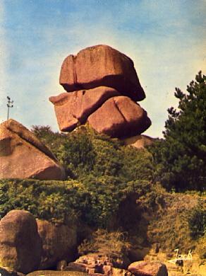 POSTAL 57157: Ploumanach Le Châpeau de Napoleon