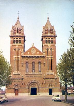 POSTAL 57175: Merville (Nord) L Eglise St Pierre