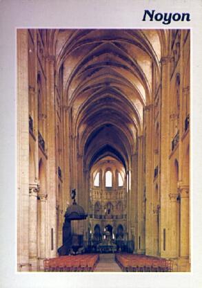 POSTAL 57221: Noyon (Oise) – La cathedrale – La nef