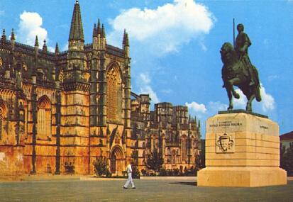 POSTAL 57297: Batalha (Portugal) Monasteiro e estatue equestre de D. Nuno Alvares Pereira