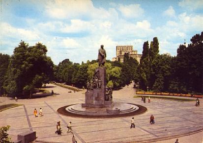 POSTAL 57410: Estatua en plaza rusa