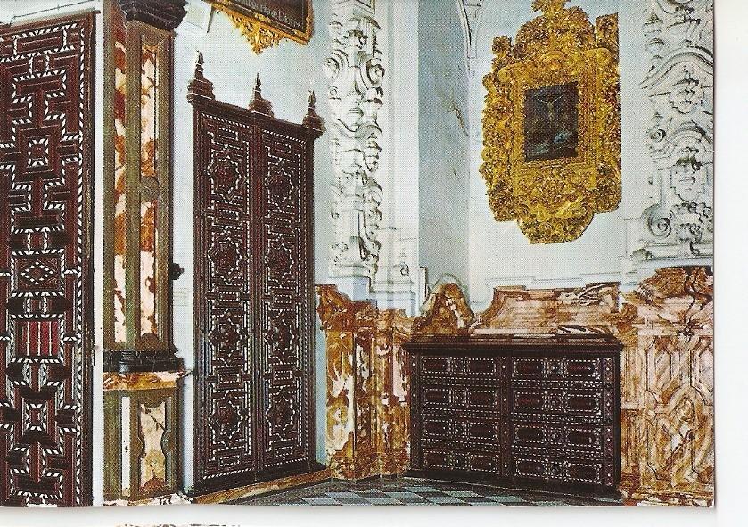Postal 032582 : Granada - La Cartuja. Puerta y armarios taracea. Sacristia