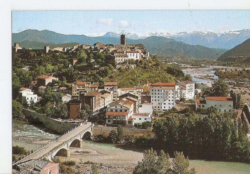 Postal 033024 : Ainsa. Vista general y confluencia en los Rios