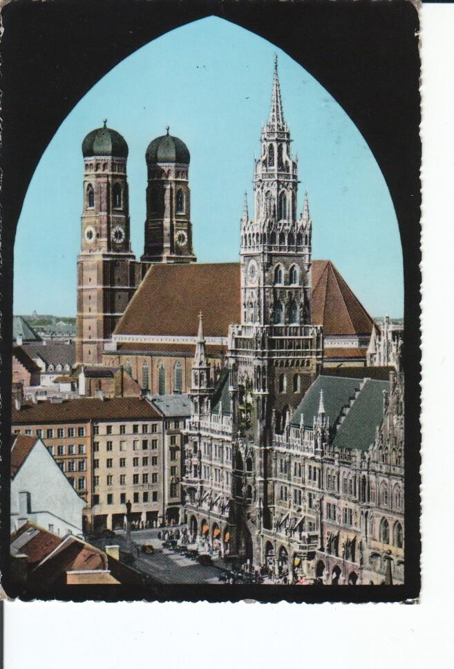 Postal 016967: Munchen Germany - City Hall and Cathedral