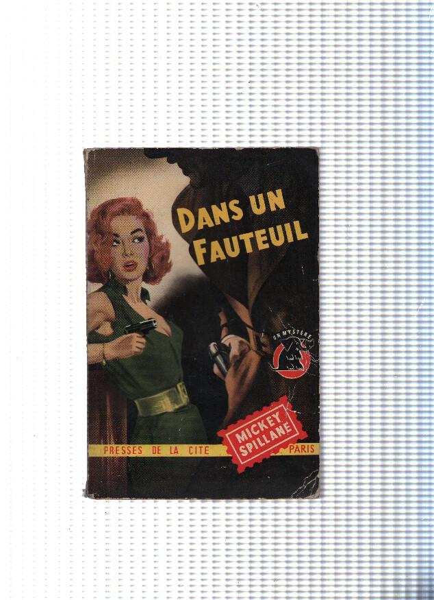 Dans un fauteuil
