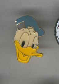 Pins metal: Donald