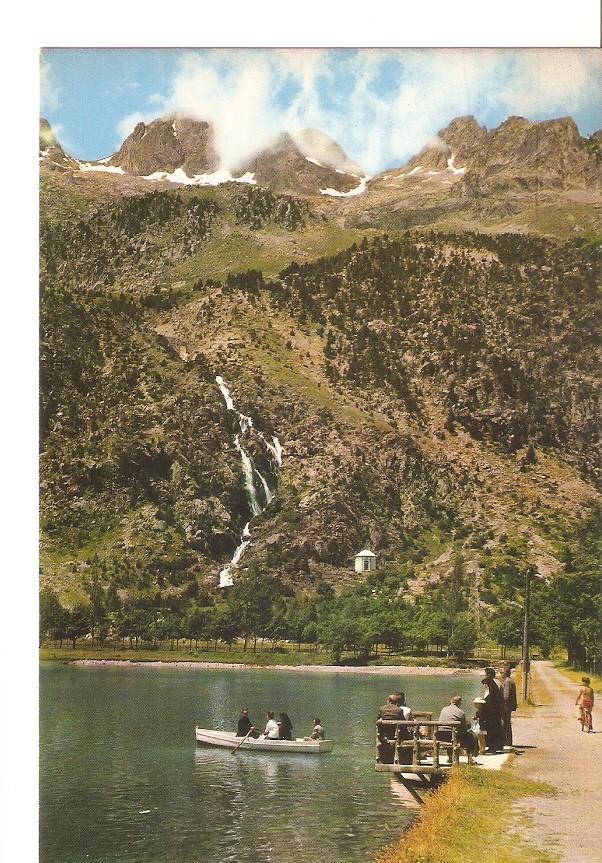 Postal 032882 : Balneario de Panticosa (Huesca). Embarcadero del lago. Macizo de Garmo Negro y collado de Pondiellos