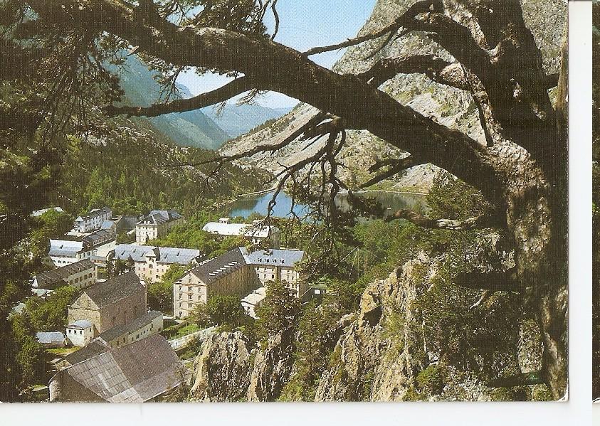 Postal 044421 : Balneario de Panticosa. Pirineo Aragones. Vista parcial y lago