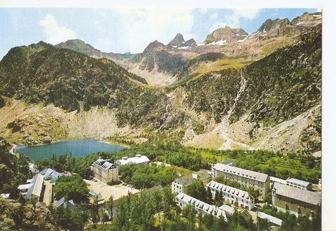 Postal 049295 : Balneario de Panticosa (Huesca). Vista general al fondo Macizo del Arguales y Garmo Negro