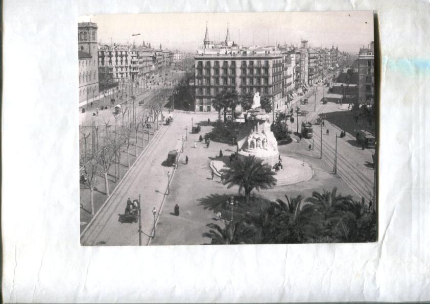 Foto/Tarjeta: 1910-1915: Plaça Universitad de Barna con monumento Dr.Robert trasladado luego a Plaza Tetuan