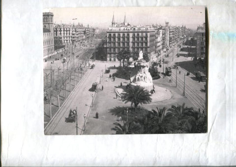 Foto/Tarjeta: 1910-1915: Plaça Universitad de Barna con monumento Dr.Robert trasladado luego a Plaza Tetuan