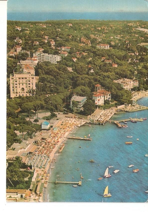 Postal 033898 : Cote dAzur - Juan Les Pins. Vue sur les Hotels et les plages