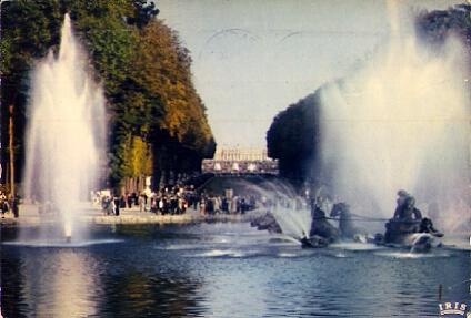 POSTAL 57459: Versailles Le Bassin d Apollon Le Tapis vert Les Grandes Eaux
