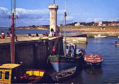 POSTAL 57464: Tharon (St Michel Chef Chef) L entree du Port e plage du Redois