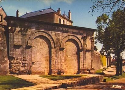 POSTAL 57497: Langres (haute Marne) Le porte Romaine