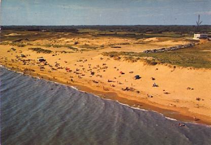POSTAL 57529: St Jean de Monts (Vendee) Les vases – La Plage