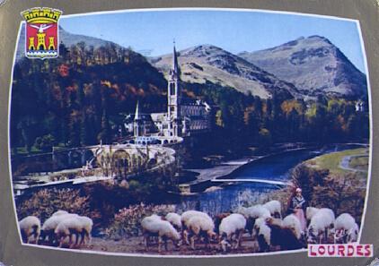 POSTAL 57584: Lourdes La Basilique le Gave et les nouveaux Ponts