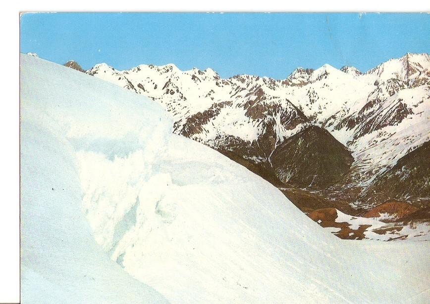 Postal 029988 : Sallent de Gallego El Formigal Ventisquero. Al fondo el Balaitus
