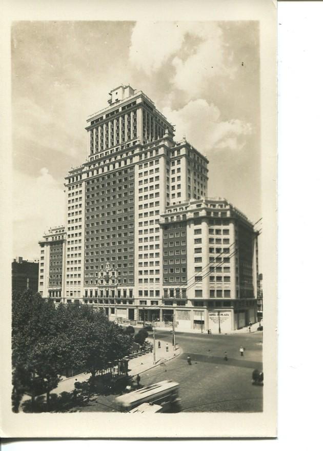 Postal 017077: MADRID - Vista del Edificio España