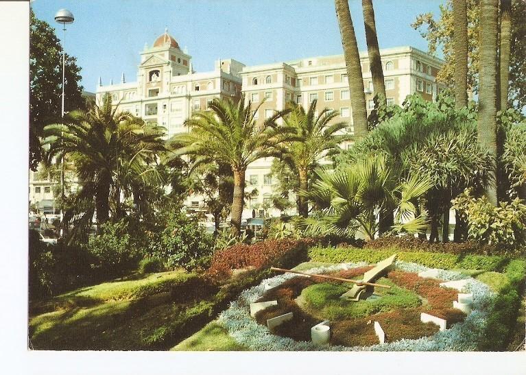 Postal 022665 : Reloj floral - Malaga