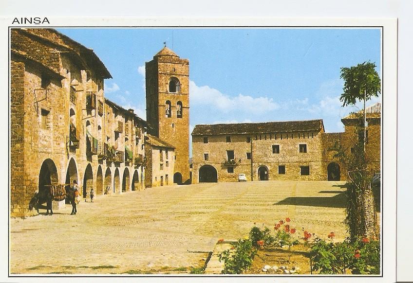 Postal 043295 : Ainsa. Pirineo Aragones. Plaza de España (Monumento Nacional). Iglesia romanica de Santa Maria