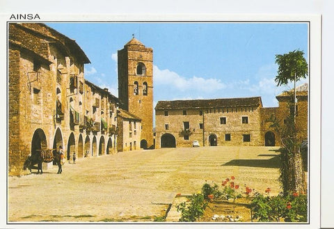 Postal 043295 : Ainsa. Pirineo Aragones. Plaza de España (Monumento Nacional). Iglesia romanica de Santa Maria