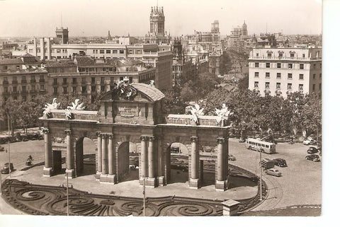 Postal 036333 : Madrid. Panoramica de la Puerta de Alcala
