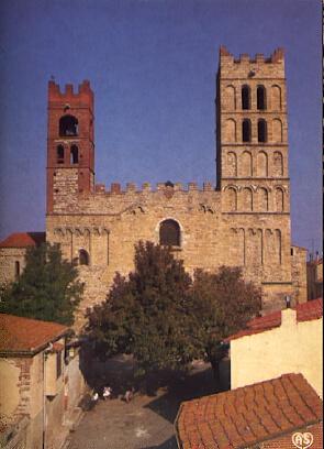 POSTAL 57682: Elne La Cloître La façade de la cathedrale Ste Eulalie
