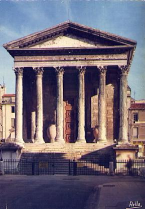 POSTAL 57729: Nimes (Gard) La maison carree