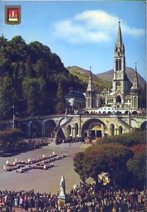 POSTAL 57732: Lourdes Los enfermos asistiendo al Via Crucis