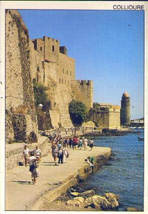 POSTAL 57735: Collioure Le Château fort L Eglise