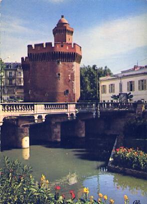 POSTAL 57736: Perpignan Le Castillet
