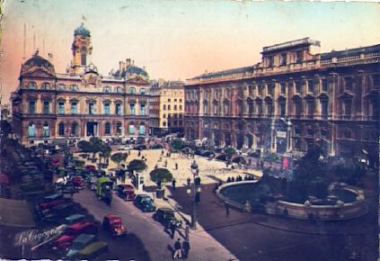 POSTAL 57749: Lyon – Place des Terreaux Hotel de Ville Palais des Arts et Fontaine Bartholdi