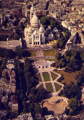 POSTAL 57765: Paris Vue aerienne de la Basilique du Sacre-Coeur