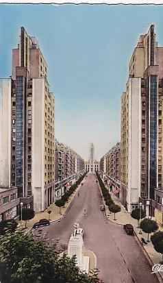 POSTAL 57876: Lyon-Villeurbanne Les “Gratte-Ciel”