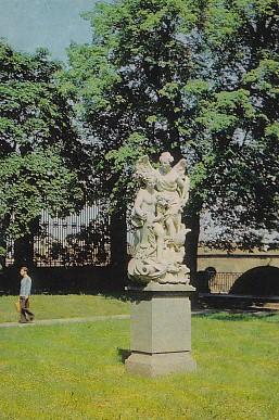 POSTAL 58005: Estatua de angel acompañado