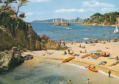 POSTAL 58121: Playa Cap Roig y Playa de Aro al fondo (Costa Brava)