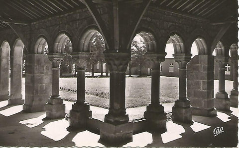 Postal 51691: MORTAIN - Claustro de la Abadia