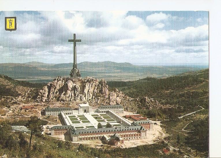 Postal 049277 : Santa Cruz del Valle de los Caidos. Vista panoramica de la parte posterior del Monumento