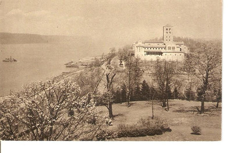 Postal 036060 : The Cloisters. View from the South. The Metropolitan Museum of Art