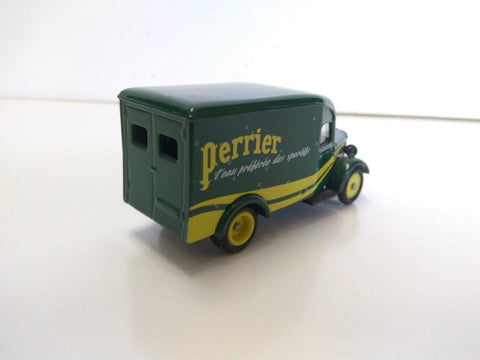 Coche Escala/Diecast: BEDFORD 30CWT VAN - PERRIER 1:43 (CORGI 2002) 