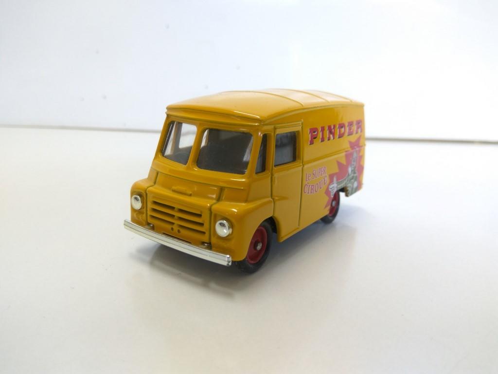 Coche Escala/Diecast: MORRIS LD150 VAN - PINDER Le Super Cirque 1:43 (CORGI 2002) 