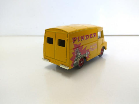 Coche Escala/Diecast: MORRIS LD150 VAN - PINDER Le Super Cirque 1:43 (CORGI 2002) 